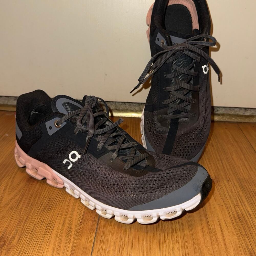 On Cloudflow 3 Wide Women’s Running Shoes Rock Rose Black Pink Size 9.5 45.99228